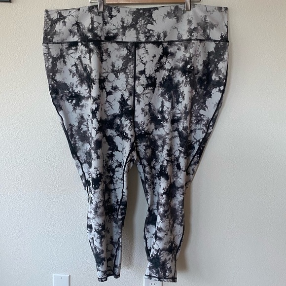 Torrid | Women's Performance Core Full Length Active Legging Black Grey Size 5X - Picture 3 of 7